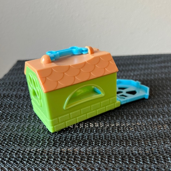 Disney Just Play Puppy Animal Carrier Dog House With Handle 2.75” - Picture 6 of 12